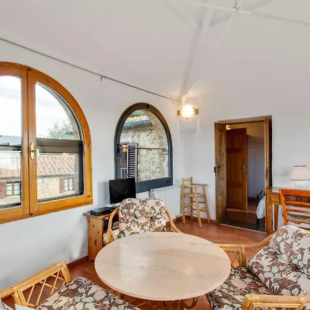 Cosy Holiday In With Balcony, Heating & Views
